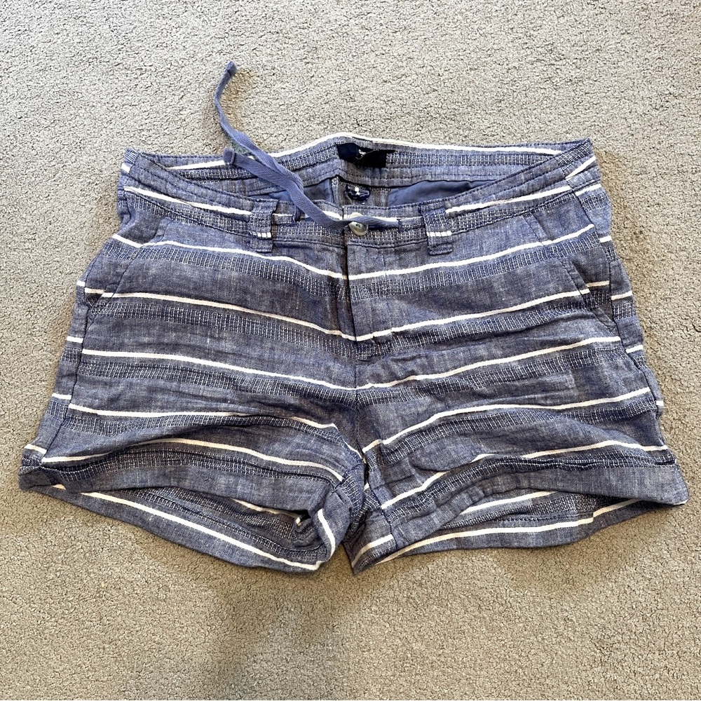 Gap size 4 shorts linen blue white tie
